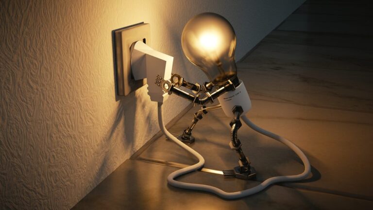Una bombilla con miembros parecidos a los humanos se conecta a un enchufe eléctrico, simbolizando el concepto de autoalimentación o autoiluminación.