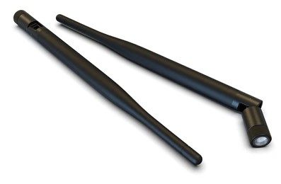 Dos antenas WiFi externas negras sobre fondo blanco, una plana y la otra con una articulación articulada parcialmente plegada.